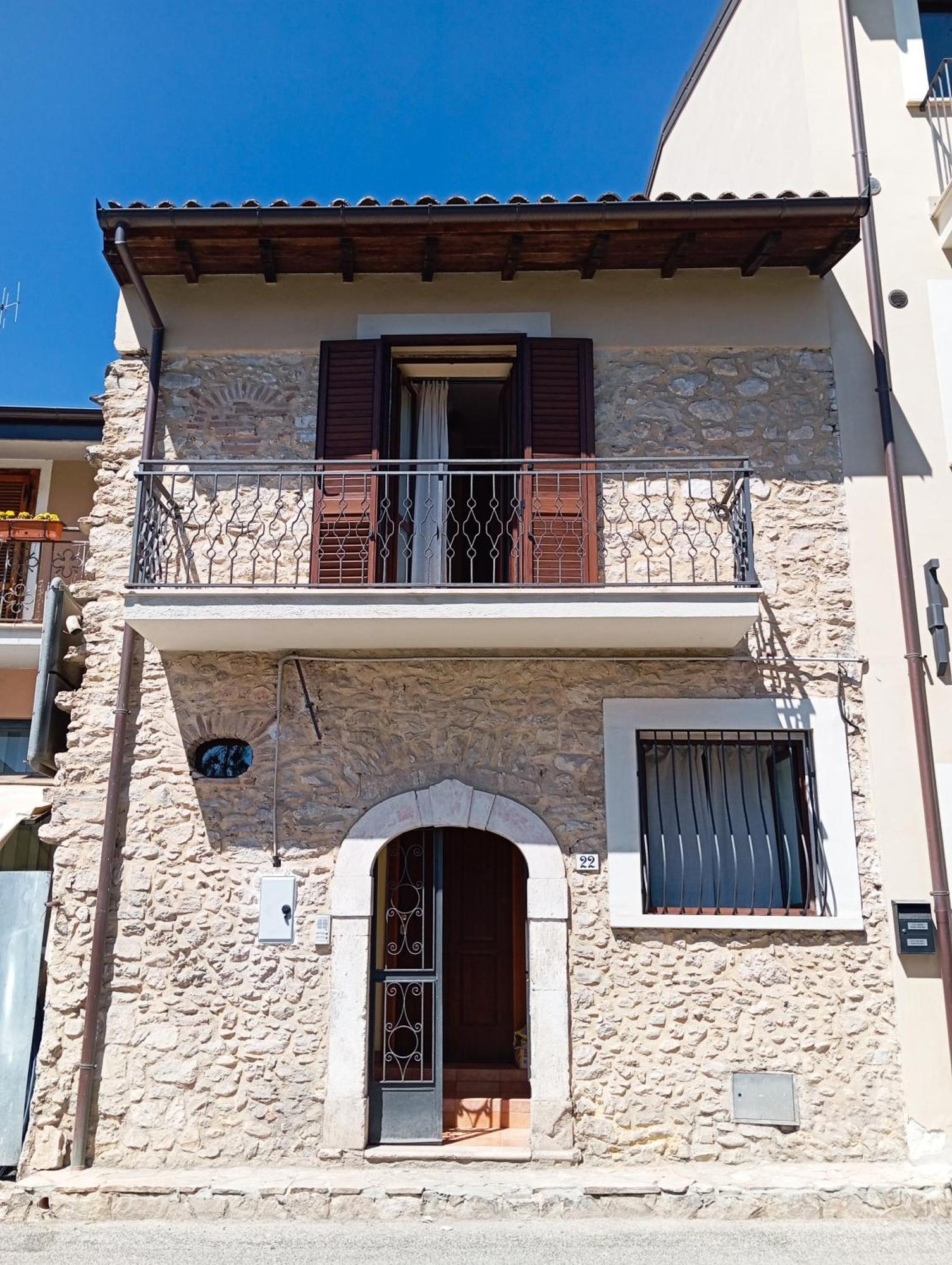 La Casa Di B Vila Paganica Exterior foto